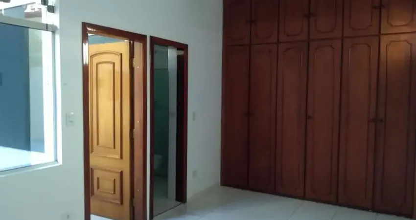 Sobrado a venda  com 3 quartos, 2 vagas,  202 metros na  Vila Mariana São Paulo.