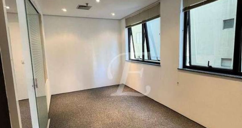 Metragem: 57 m² Dividido em 03 salas  Ar condicionado Sanitários: 02 Vagas de garagem: 01, vagas de visitante gratuita