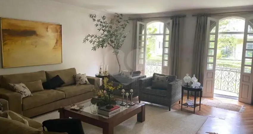 Apartamento a venda no jardins com 3 dormitórios, 3 suites, 4 vagas, 3 bamheiros , 258 m² a 509m2  Jardim Europa