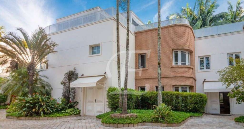 Casa unificada com 910m² em condomínio fechado no jardim europa