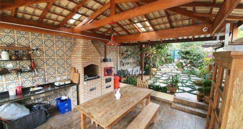 Sobrado com 3 dormitórios e 2 vagas à venda, 225 m² por R$ 1.200.000 - Vila Irmãos Arnoni - São Paulo/SP
