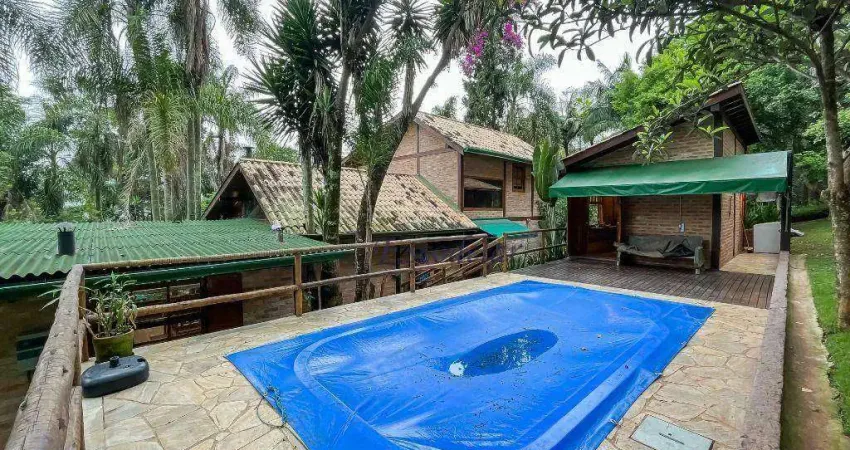 Serra da Cantareira, Casa com 3 dormitórios à venda, 220 m² por R$ 1.390.000 - Parque Petrópolis - Mairiporã/SP
