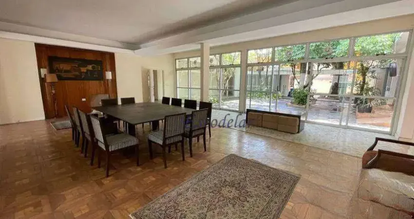 Casa a Venda na Rua Bastos Pereira na Vila Nova Conceição, (Moema) com 6 quartos, 4 suítes., 750 m²