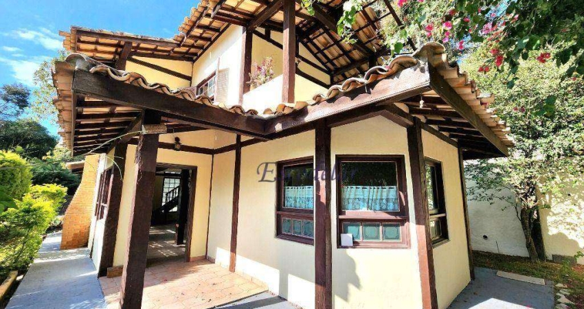Casa com 3 dormitórios à venda, 180 m² por R$ 830.000,00 - Serra da Cantareira - Mairiporã/SP