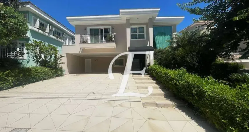 Casa com 4 dormitórios para alugar em  Alphaville - Barueri/SP