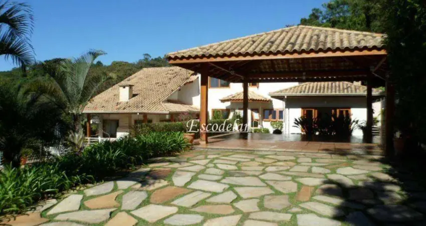 Casa com 3 dormitórios à venda, 470 m² por R$ 2.390.000,00 - Serra da Cantareira - Mairiporã/SP