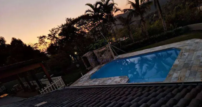 Casa com 6 dormitórios à venda, 480 m² por R$ 2.199.000,00 - Condomínio Suíça da Cantareira - Mairiporã/SP
