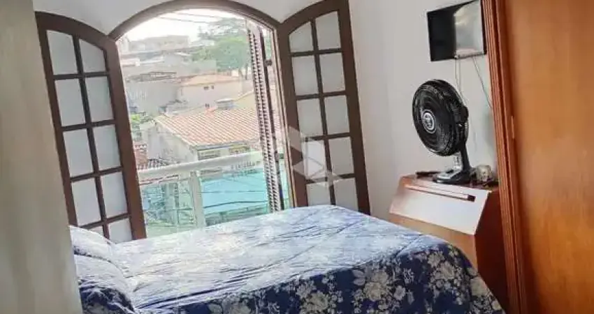 Sobrado bairro planalto, três dormitórios, suíte, duas vagas.