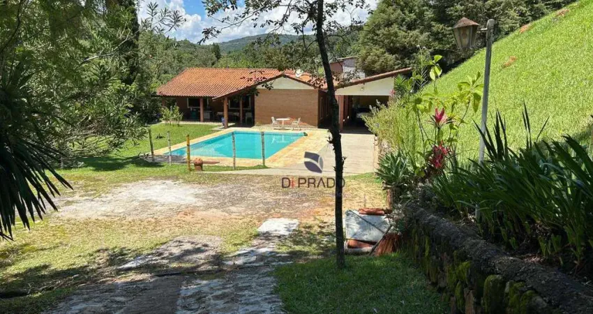 Oportunidade Única em Atibaia- São Paulo , sitio com 15.000m², lago com nascente própria , 2 casas, principal  com 423m² e secundária em torno  100m².