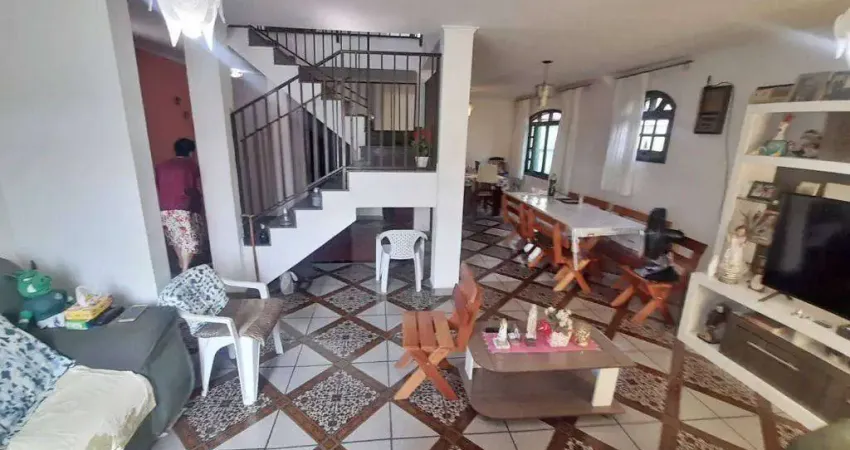 Casa à venda em Praia Grande, Boqueirão, com 4 quartos, 12x20m²