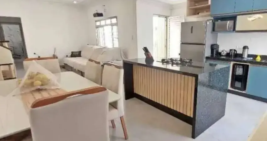 Casa à venda em Praia Grande, Guilhermina, com 2 quartos, 195m²