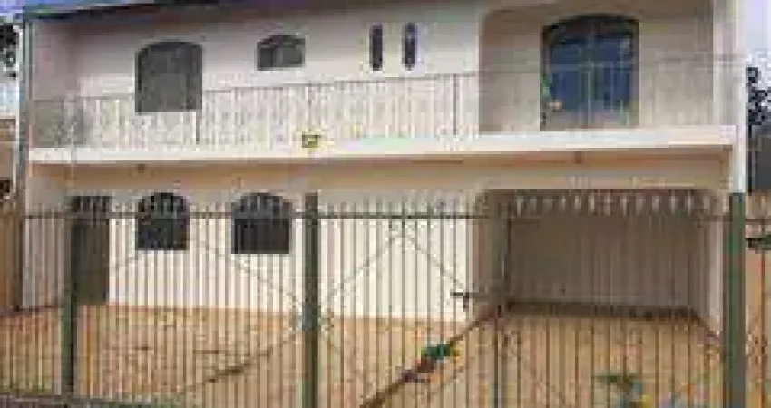 Sobrado com 4 dormitórios à venda, 168 m² por R$ 700.000,00 - Pinheiros - Londrina/PR