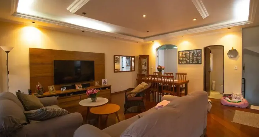 Casa com 4 quartos à venda na Rua Benedito Luiz Rodrigues, 551, Nova Petrópolis, São Bernardo do Campo