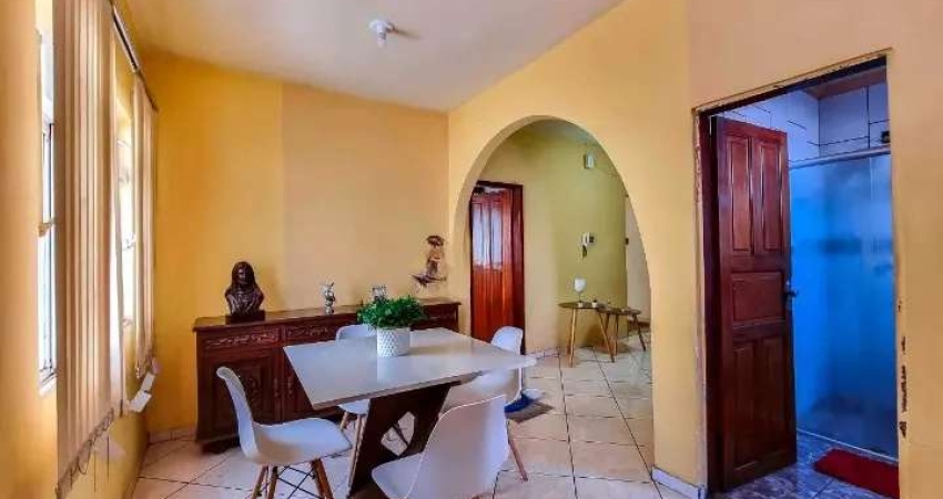 Seu Novo Lar no Centro! Amplo Apartamento com 4 Dormitórios – Oportunidade Imperdível! Apenas 349.000,00. Andar único e com terraço!!!