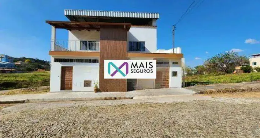 Casa com 3 dormitórios e 4 banheiros à Venda, 249 m² por R$ 580.000