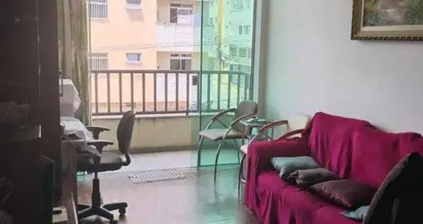 Apartamento com 3 dormitórios, 2 banheiros e 4 vagas de garagem à Venda, 116,45 m² por R$ 374.000