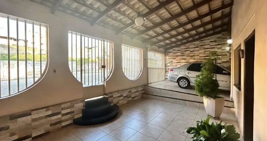 Casa com 3 dormitórios e 2 banheiros à venda, 210 m² por r$ 450.000