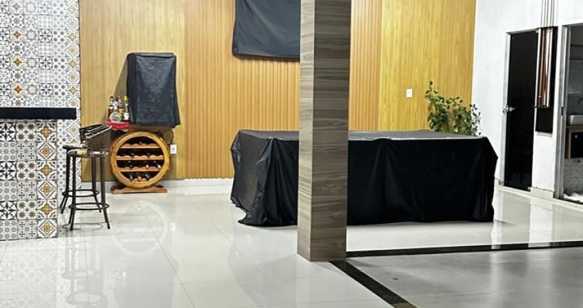 Linda casa , espaçosa  em ótima localização