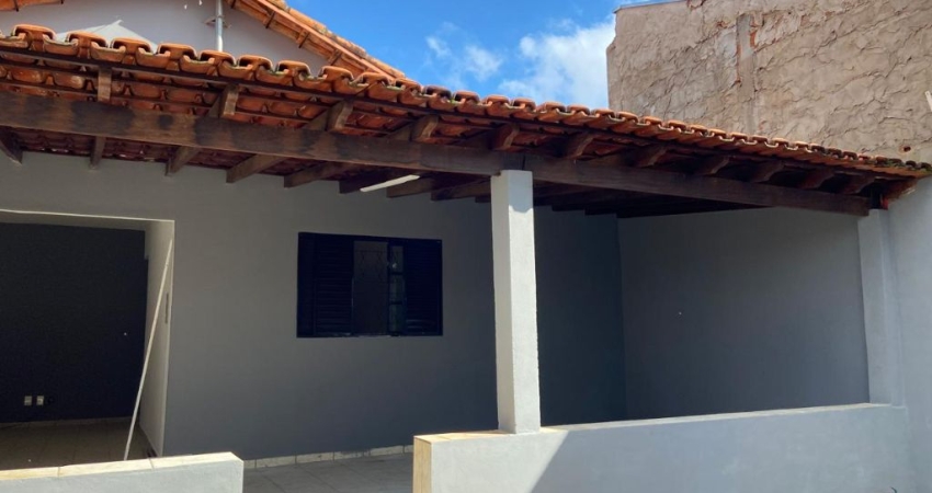 Ótima casa em terreno inteiro, de 250 metros