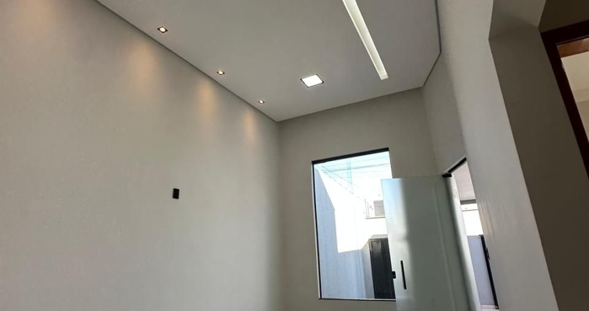 Linda casa , nova com acabamento todo em porcelanat