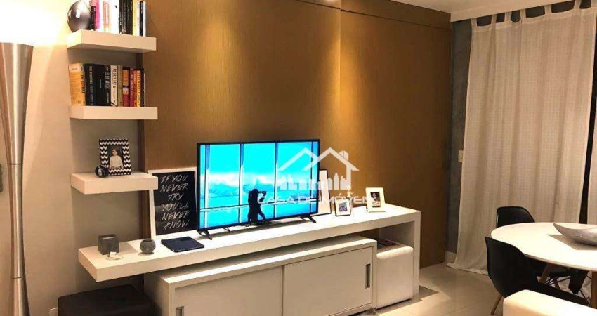 Vende apartamento estilo Residence, com 45m² mobiliado, em Moema.