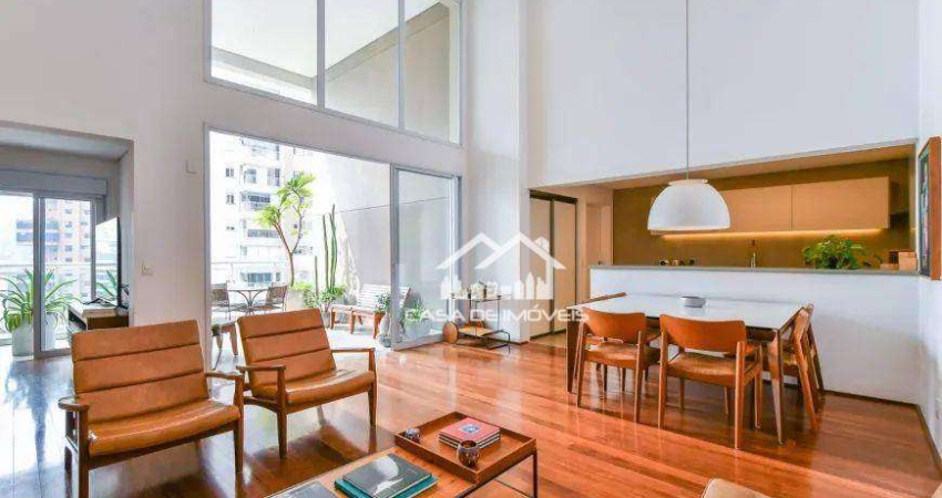 Vende apartamento com 178m², pé direito duplo, 3 suítes, 4 vagas e lazer clube, no Panamby