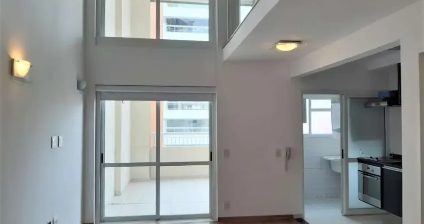 Aluga apartamento duplex, 1 suíte, 2 vagas na Vila Olímpia.