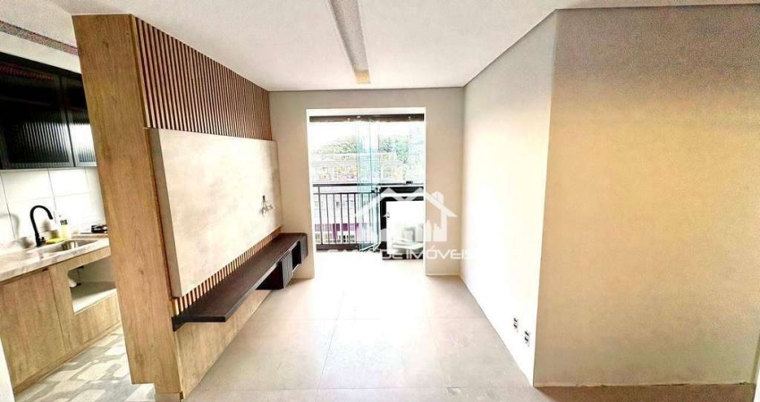 Vende Apartamento de 44m², com 2 dormitórios, 1 vaga, varanda e lazer completo