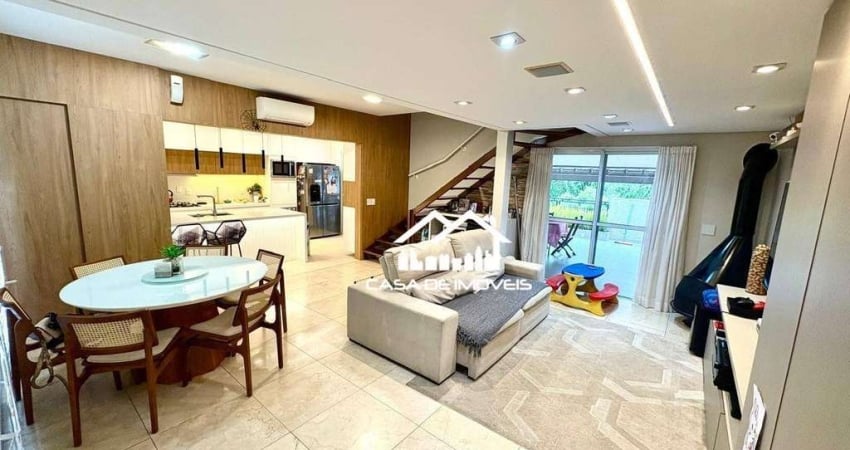 Aluga casa em condomínio com 3 dormitórios, 1 suíte, 2 vagas, ampla varanda gourmet e depósito na Vila Andrade