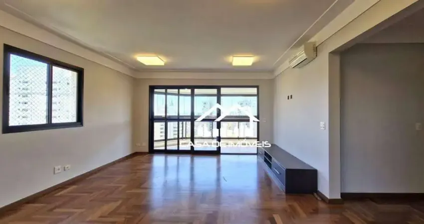 Vende ou aluga apartamento de 200m², com 4 suítes e 4 vagas, no panamby