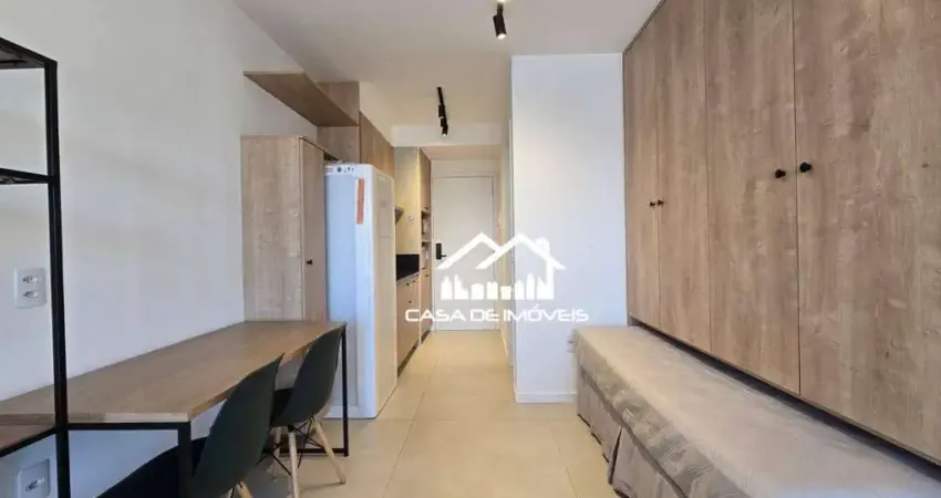 Vende ou aluga apartamento tipo studio, com 27m², mobiliado, em pinheiros.