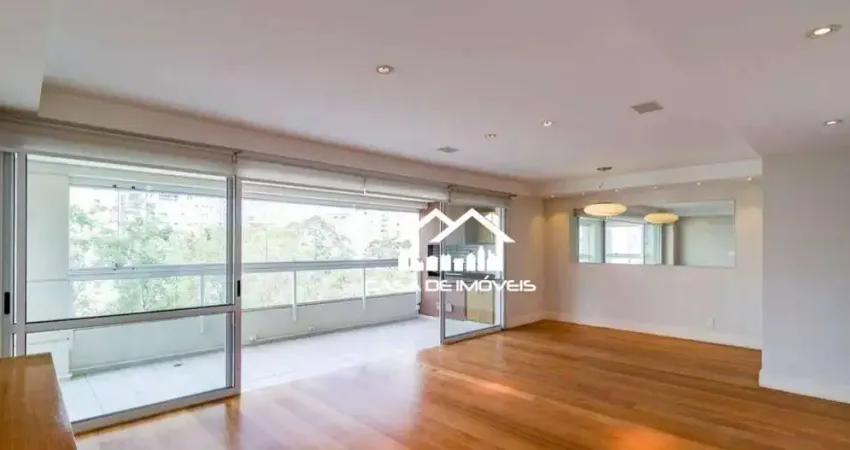 Vende apartamento de 138m², com 3 suítes e 2 vagas, na Vila Andrade.