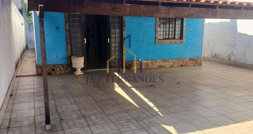 Casa 3 dormitórios para Venda em Rio de Janeiro, Campo Grande, 3 dormitórios, 1 banheiro, 3 vagas
