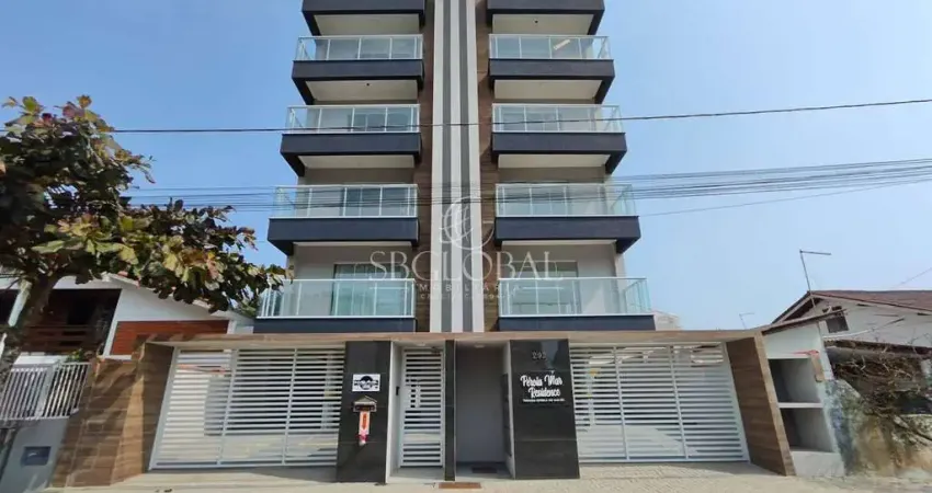 Apartamento com 03 dormitórios (01 suíte) no centro comercial a 200 metros da praia