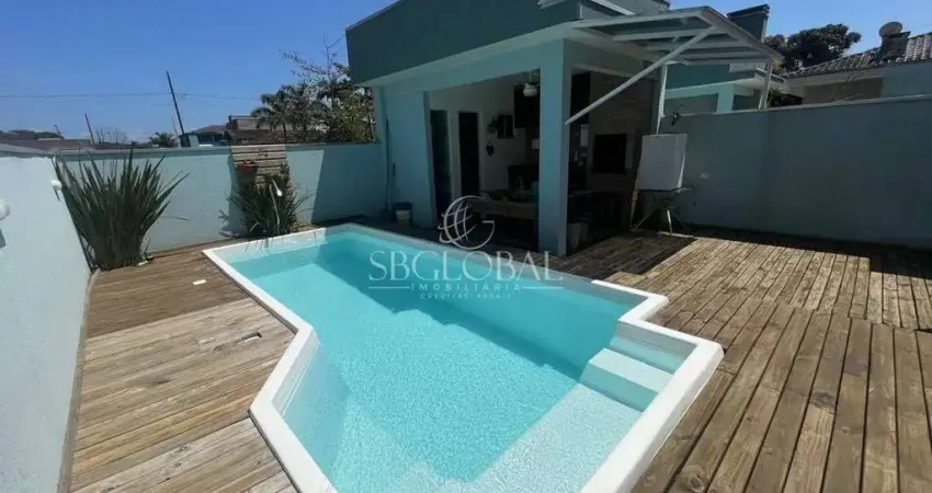 Casa com piscina e 03 dormitórios na Barra do Saí em Itapoá SC. Próxima ao mar!