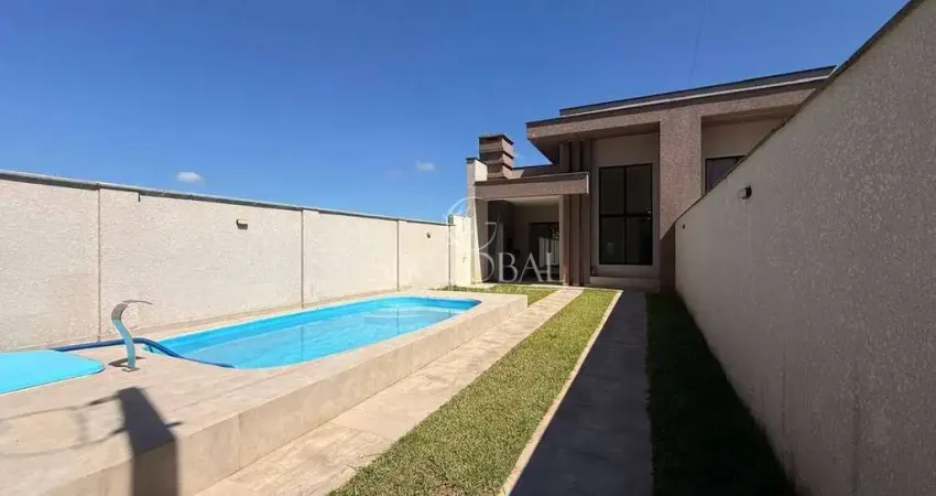 Casa de alto padrão com piscina localizada na barra do saí em itapoá/sc