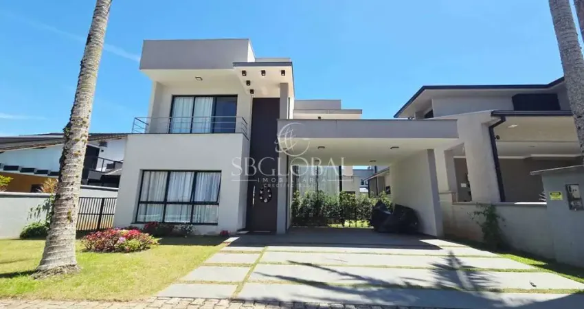 Luxo e Conforto em Itapoá/SC: Sobrado no Condomínio South Beach com Piscina e 4 Suítes
