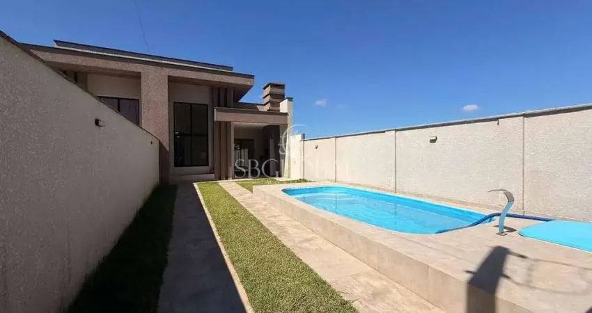 Casa com piscina e móveis planejados a  600m da praia na barra do saí em itapoá-sc