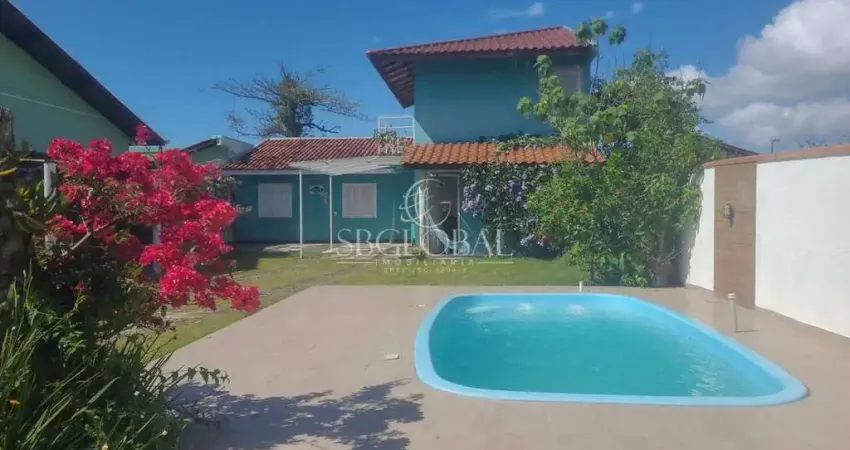 Sobrado com piscina e 03 quartos próximo ao mar em itapoá sc! aceitamos seu imóvel em curitiba como parte de pagamento