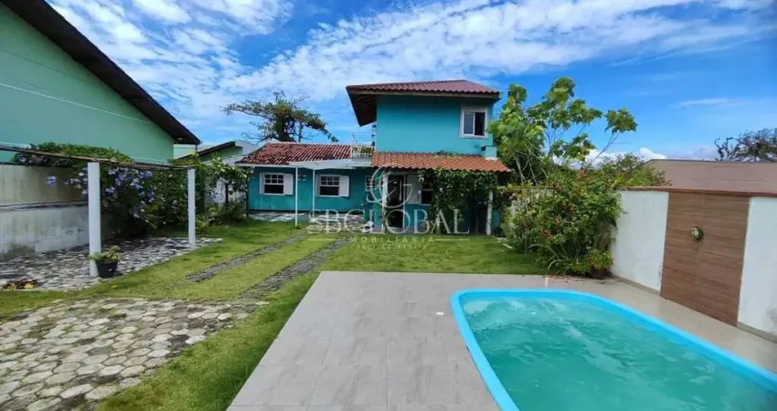 Sobrado com piscina e 03 quartos próximo ao mar em itapoá sc! aceitamos seu imóvel em curitiba como parte de pagamento