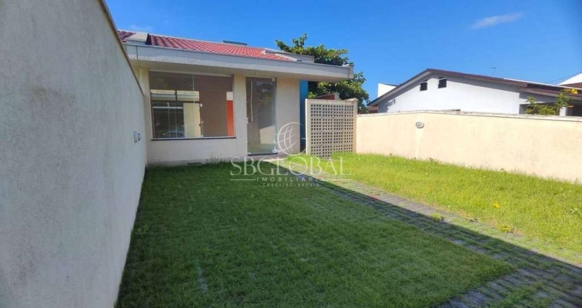 Casa nova com pagamento facilitado, na Barra do Saí em Itapoá/SC