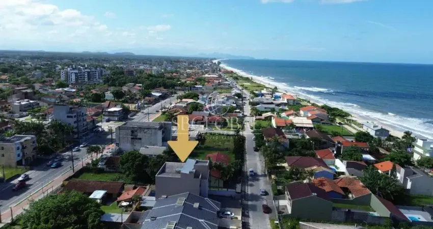Apartamento térreo com 127m², 03 quartos e 100 metros da praia em itapoá sc