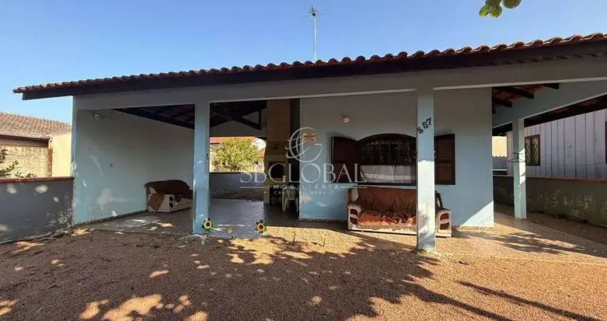 Casa na Barra do Sai á 400 metros da praia em Itapoá-SC!