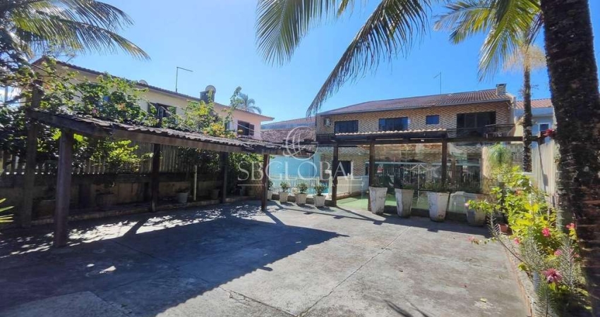 Sobrado perto do mar com 04 suítes no Balneário Cambiju em Itapoá/SC!