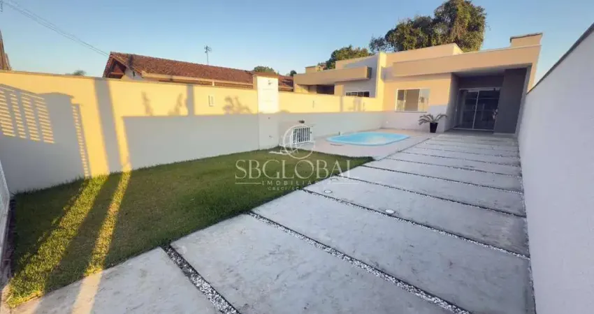 Casa aconchegante com piscina e 03 quartos localizada na barra do saí em itapoá/sc
