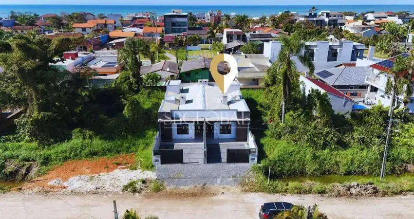 Casa com 03 quartos (02 suítes),com piscina na barra do sai á 300 metros da praia em itapoá-sc