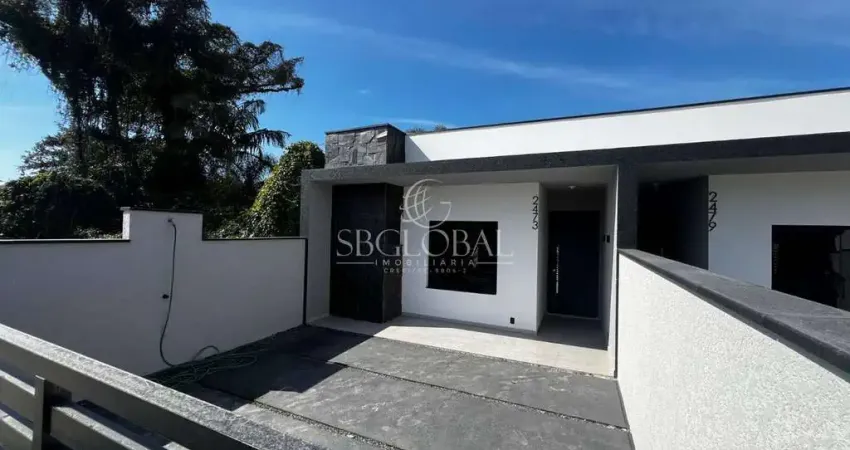 Casa moderna com piscina e 3 dormitórios (2 suítes), na barra do sai em itapoá/sc