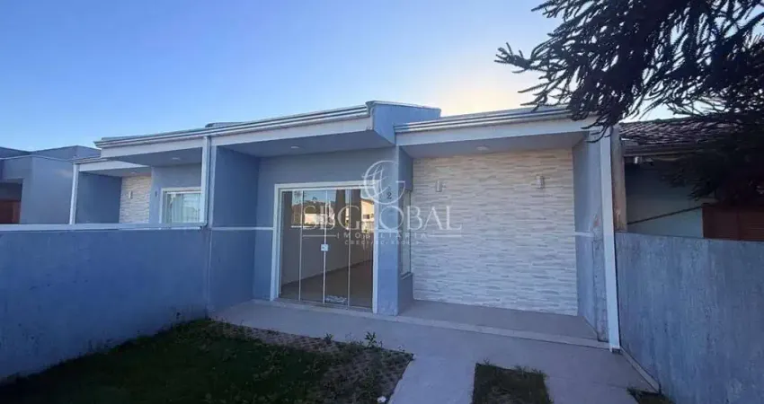 Casa com 89m² de área construída, próximo ao centro comercial em itapoá-sc