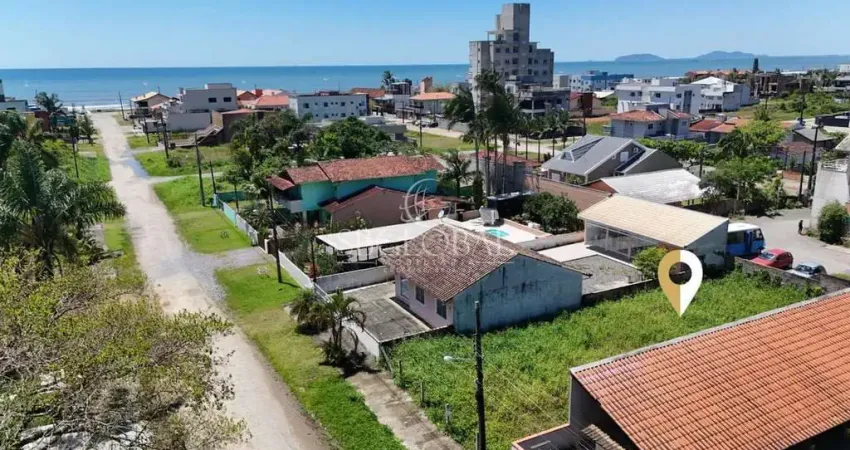 Terreno no balneário volta ao mundo com 390m² (13x30) a 240 metros da praia em itapoá-sc