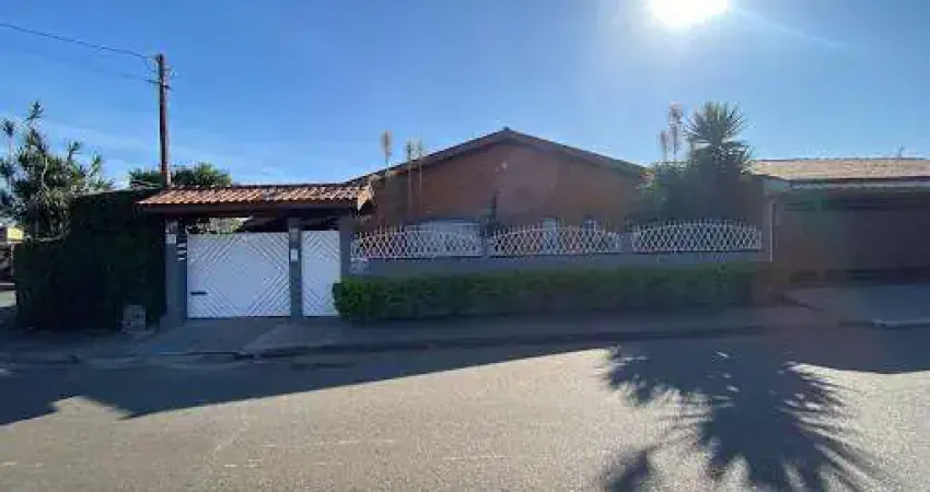 Casa com 3 dormitórios para alugar, 307 m² por R$ 5.900,00/mês - Alvinópolis - Atibaia/SP